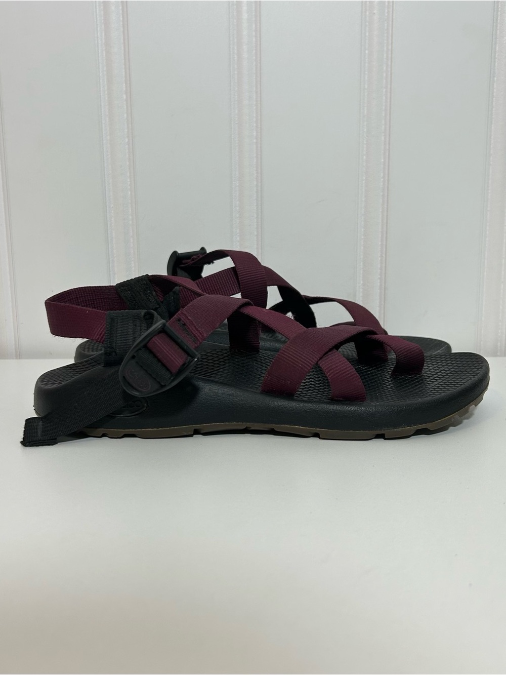 Chaco z/2 Women's Outdoor Strap Sandals in Burgundy and Black